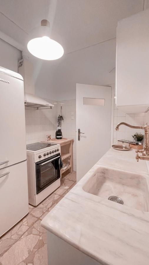 Boho Chic 2Br Apartment In The Center Of Афины Экстерьер фото